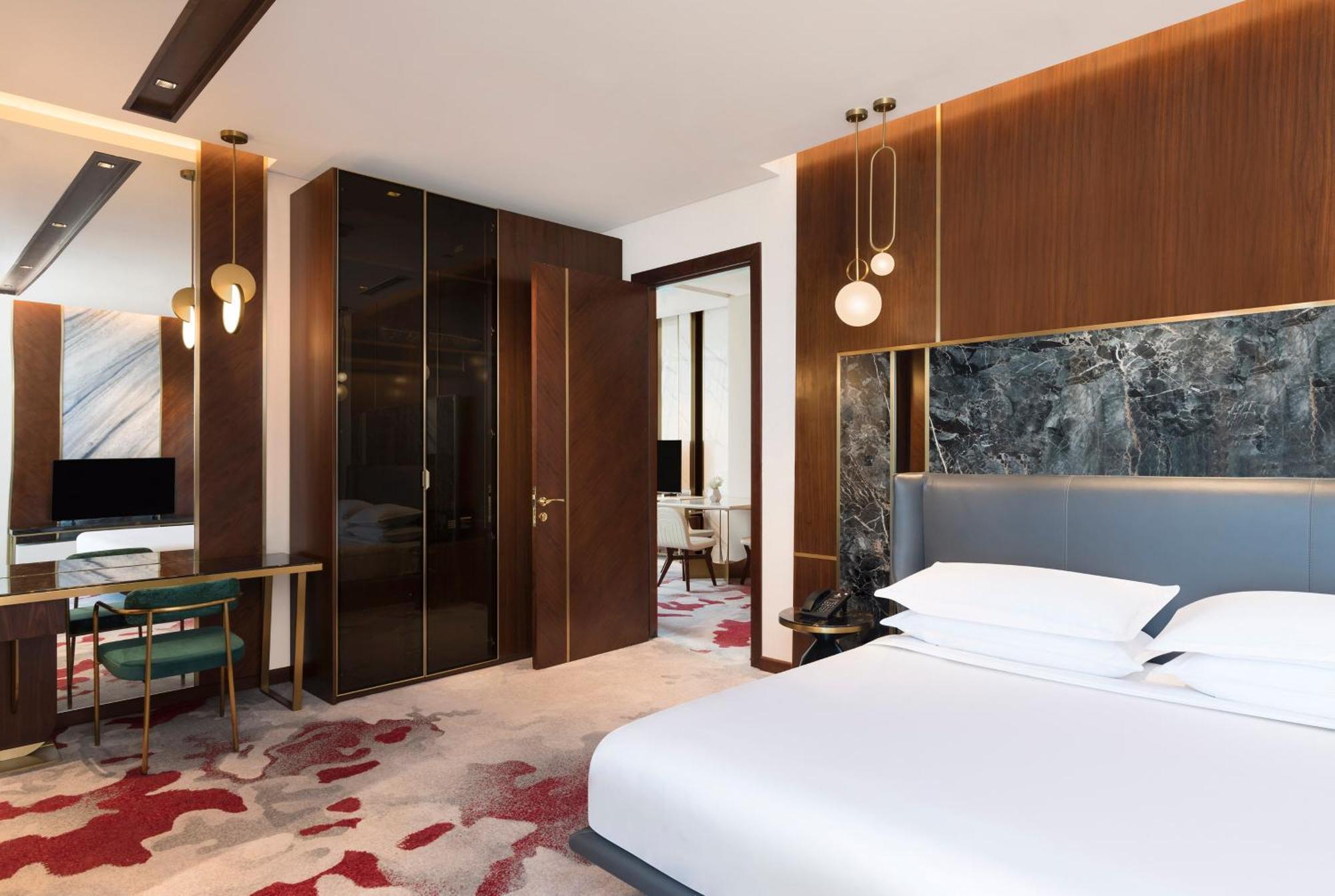 Velero Hotel Doha Lusail Ngoại thất bức ảnh A bedroom at the hotel