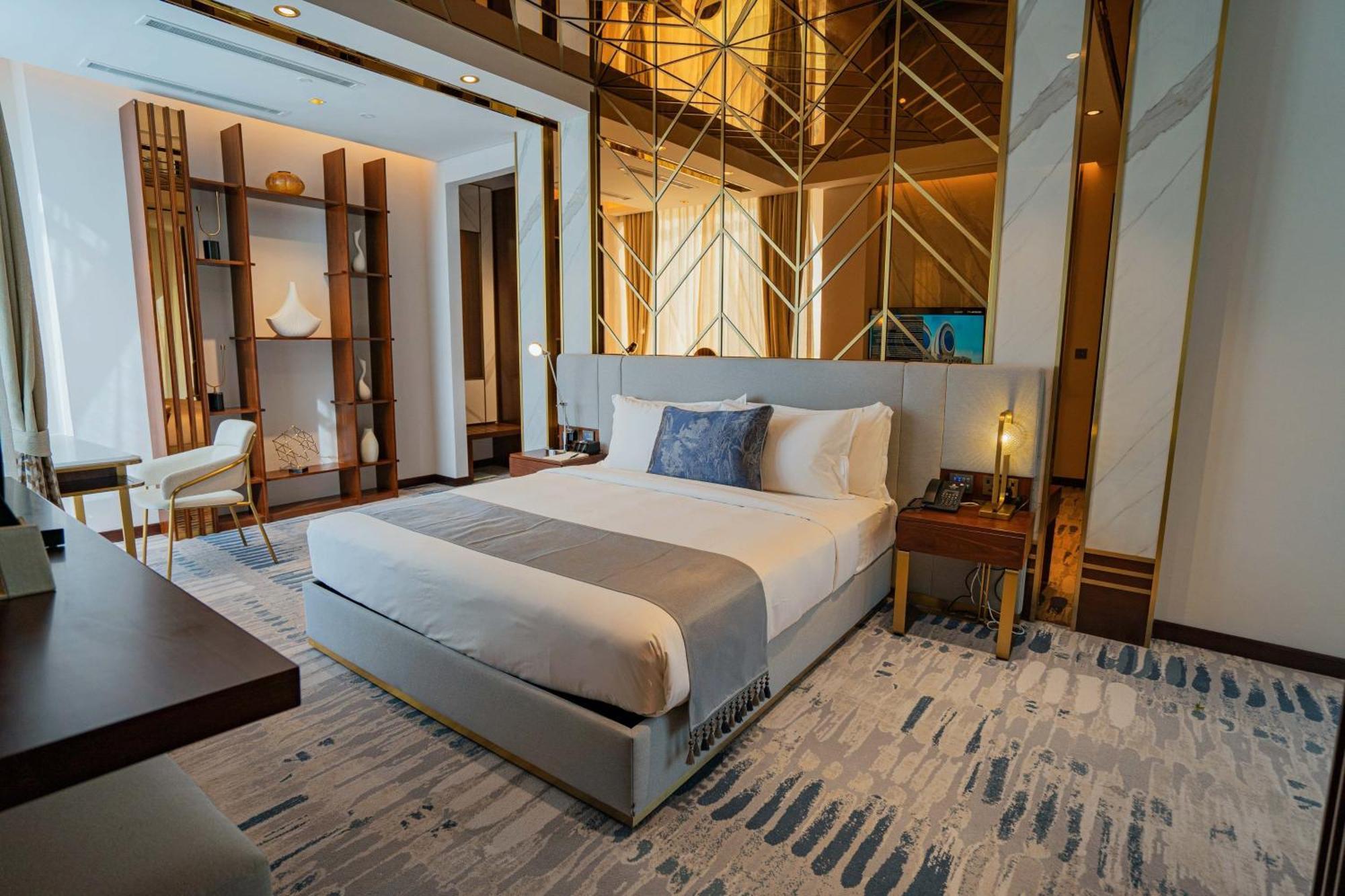 Velero Hotel Doha Lusail Ngoại thất bức ảnh A bedroom at the hotel